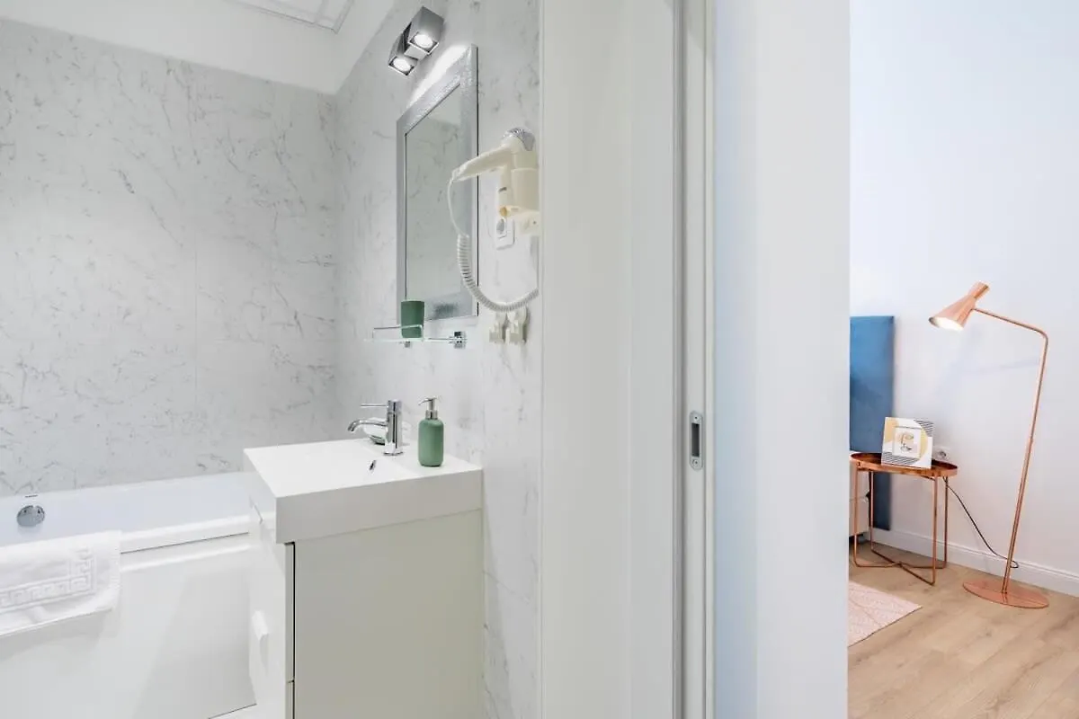 Boutique Luxury - Central & Quiet Budapest Apartment