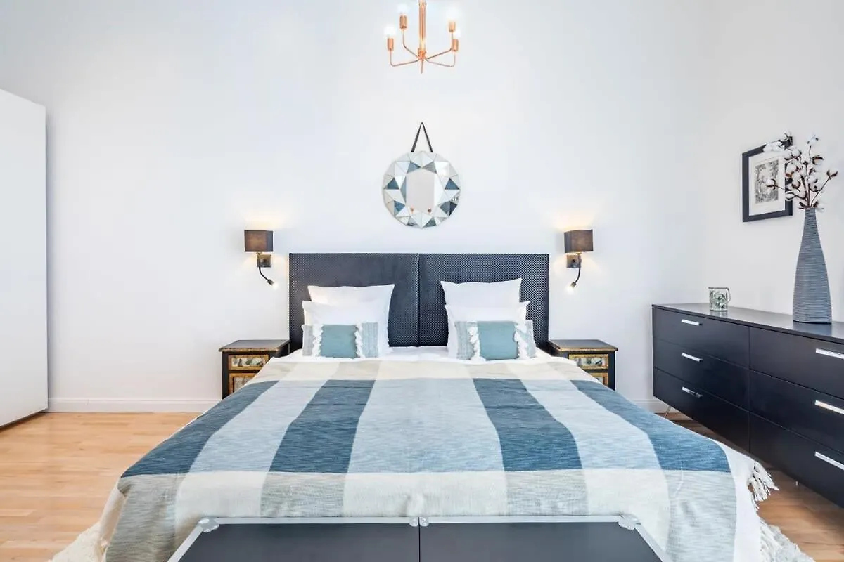 Boutique Luxury - Central & Quiet Budapest Apartment